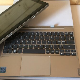 Lenovo IdeaPad 320 (10ICR) tablet/laptop x5-Z8350 4GB 60GB SSD 10.1 inch + Garantie