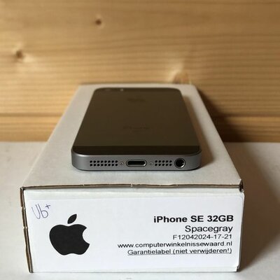 nieuwstaat Apple iPhone SE 32GB simlockvrij zwart + 12 maanden garantie